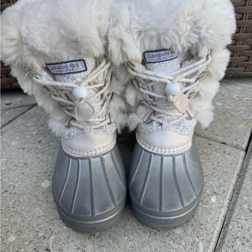 London Fog Metallic Gray and white snow winter Boots size 2y